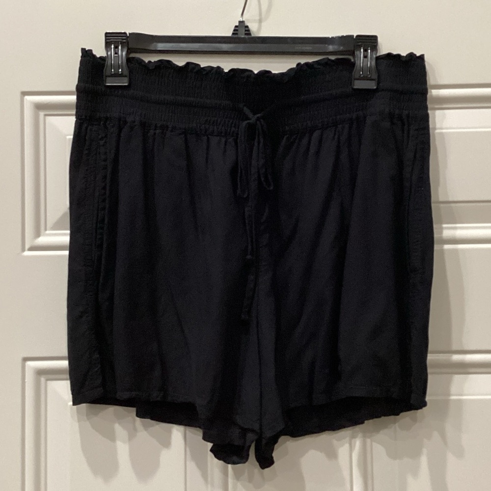 Preowned Abercrombie & Fitch Black Drawstring Shorts Size Large (Item#SR012)